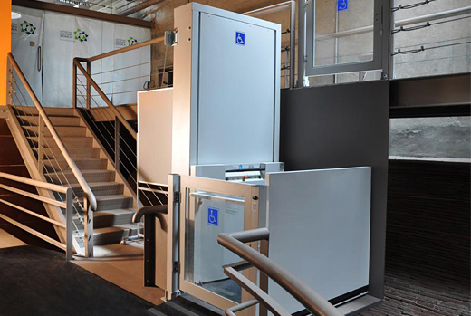 車用無(wú)障礙升降平臺(tái)