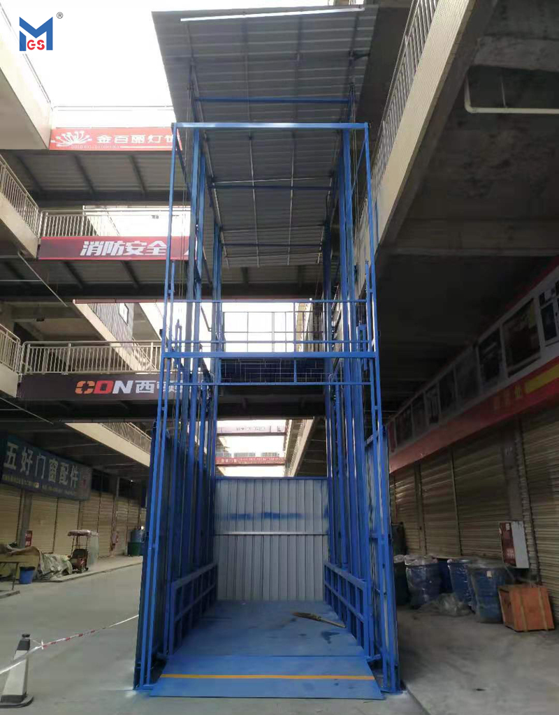 成都市青白江佳飛市場(chǎng)在我司訂購(gòu)一臺(tái)大噸位升降平臺(tái)